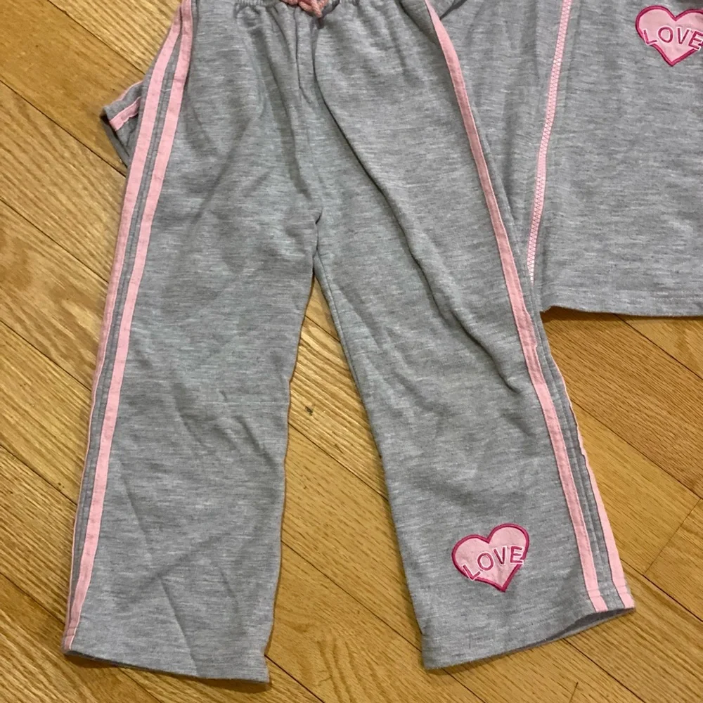 Parisian Grey/Gray Pink Jogging Suit Size 4